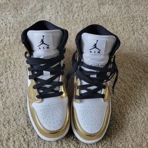 Air Jordan 1 mid